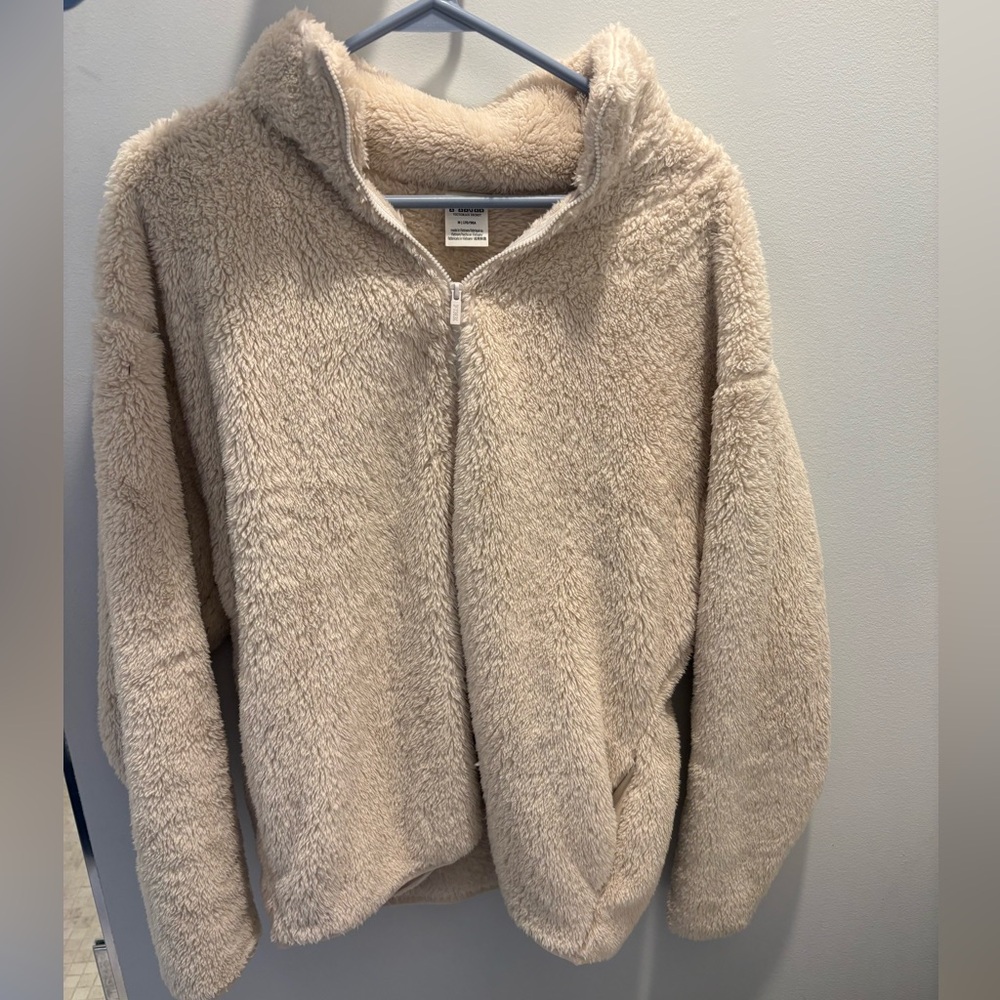 very cozy zip down fleece!!